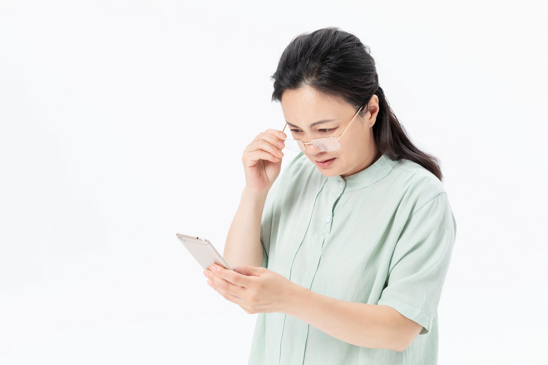 想擺脫惱人近視「近視雷射」醫生沒告訴你的三個真相？！